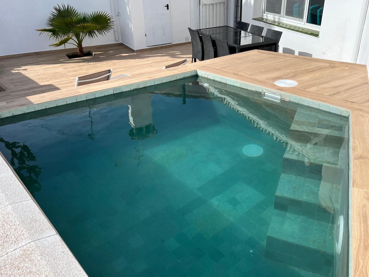 Karibu Beach & Pool Марбеля Екстериор снимка