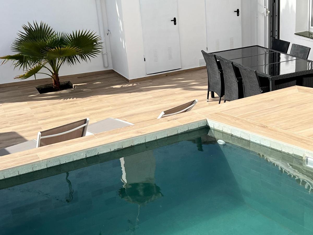 Karibu Beach & Pool Марбеля Екстериор снимка