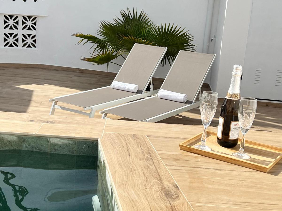 Karibu Beach & Pool Марбеля Екстериор снимка